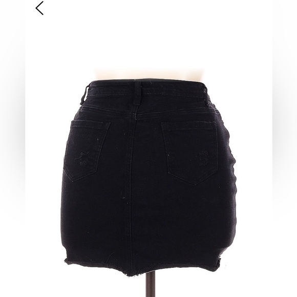 Distressed Denim mini skirt - Picture 2 of 2